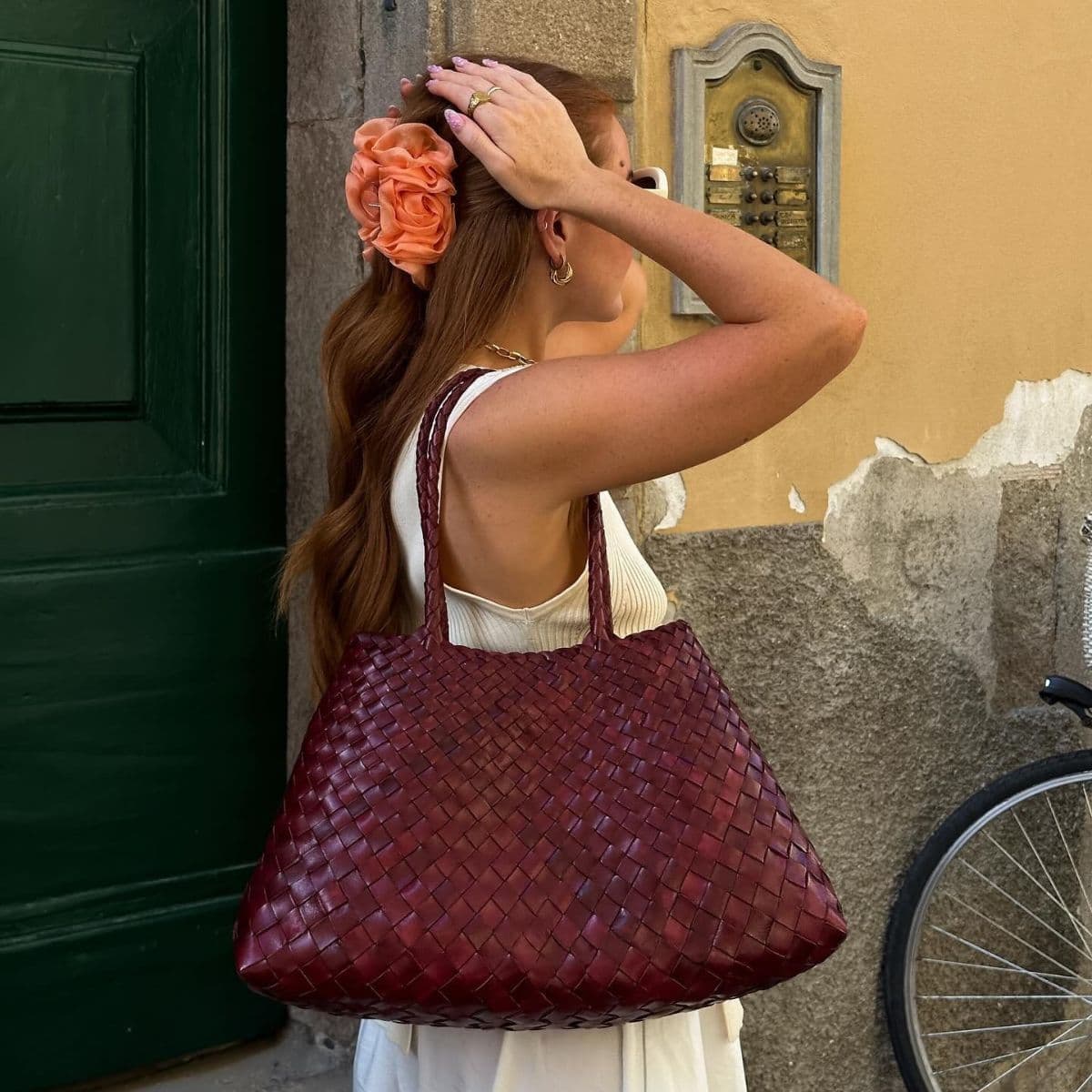 If You’re Buying One Woven Bag This Summer, Make It This Elegant, Timeless Style 