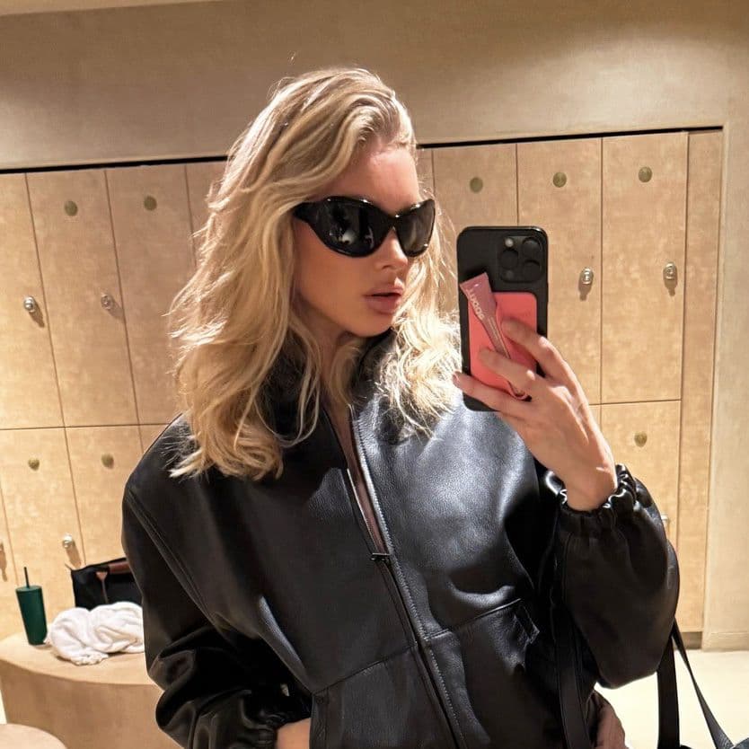  Step Aside, Sneakers—This Pretty Legging Trend Looks Best With Ballet Flats 